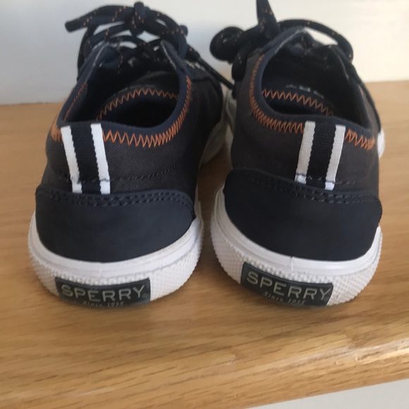 Boys sneakers - Picture 2 of 4